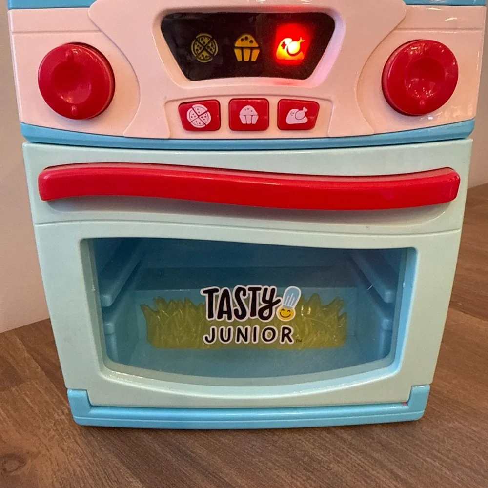 Tasty Junior Play Oven Kitchen Toy with Working Lights & Sound Preowned Tested